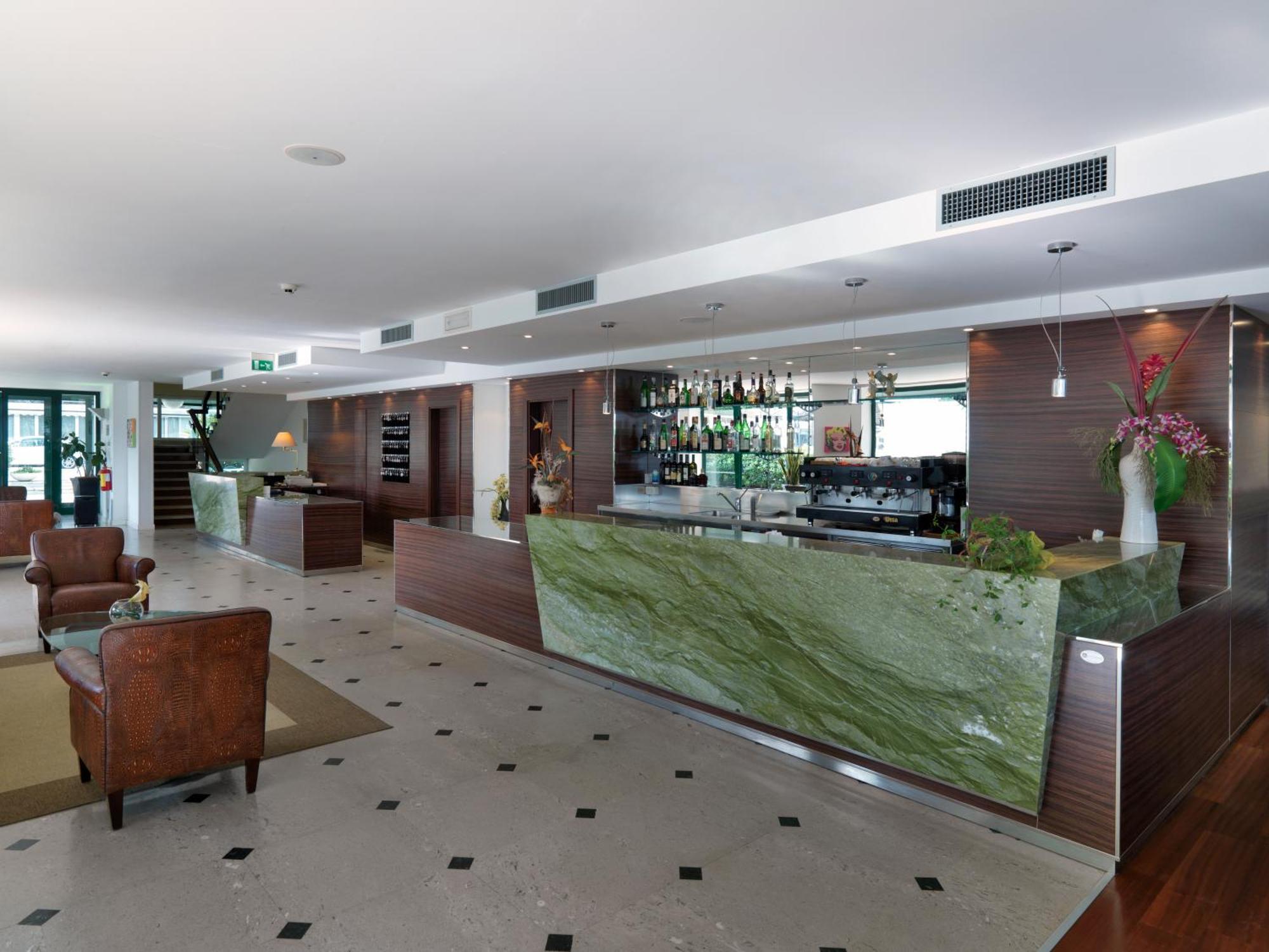 Hotel Regina Fronte Mare Rimini Exterior photo