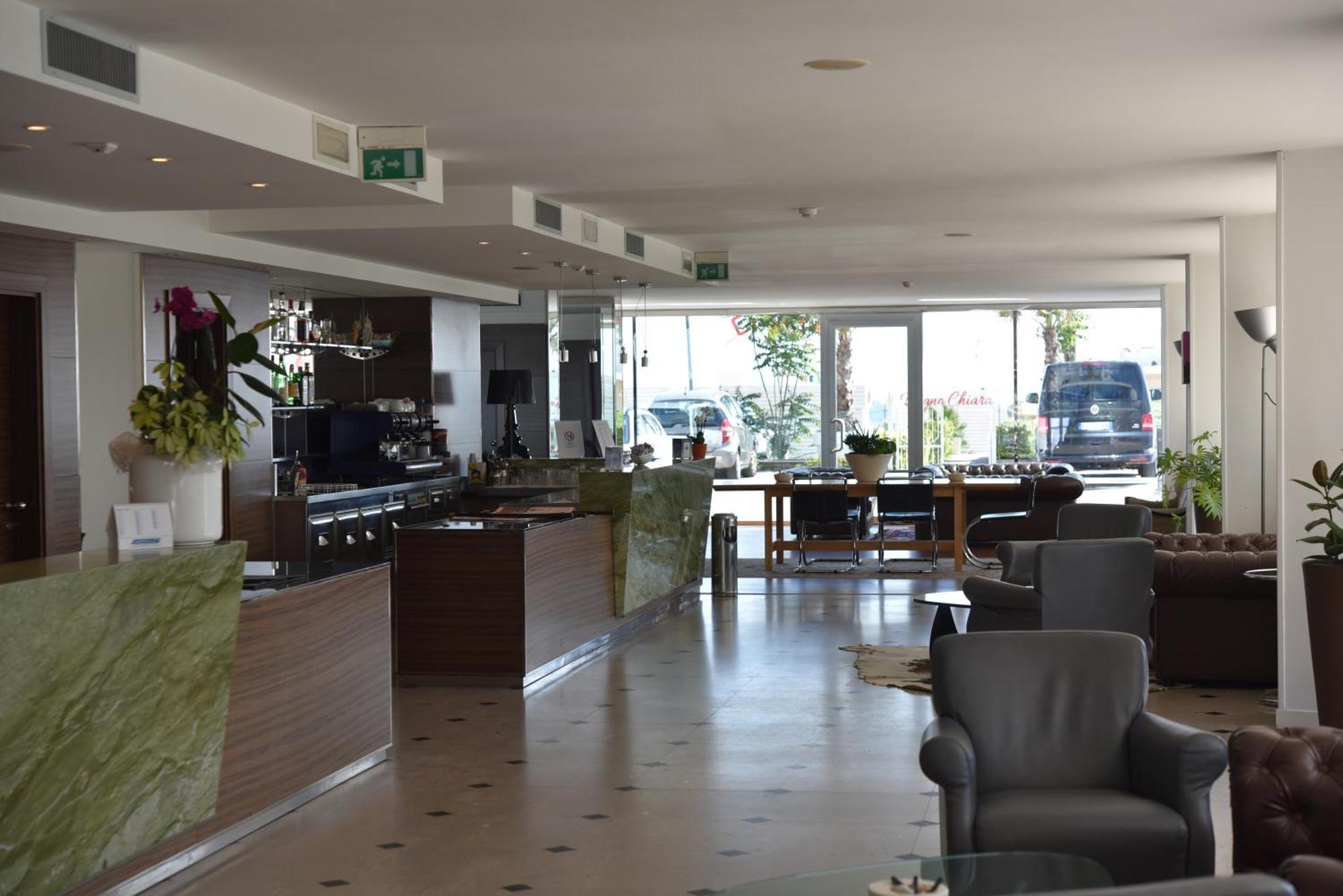 Hotel Regina Fronte Mare Rimini Exterior photo